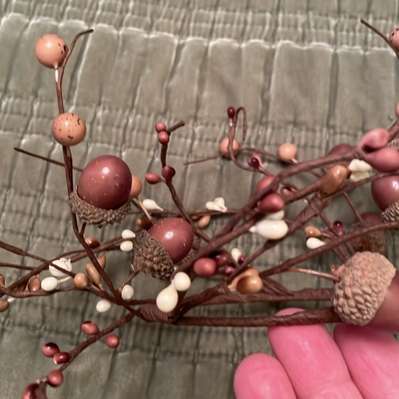 Fall Candle Ring with Faux Acorns & Pip Berries - Picture 3 of 8